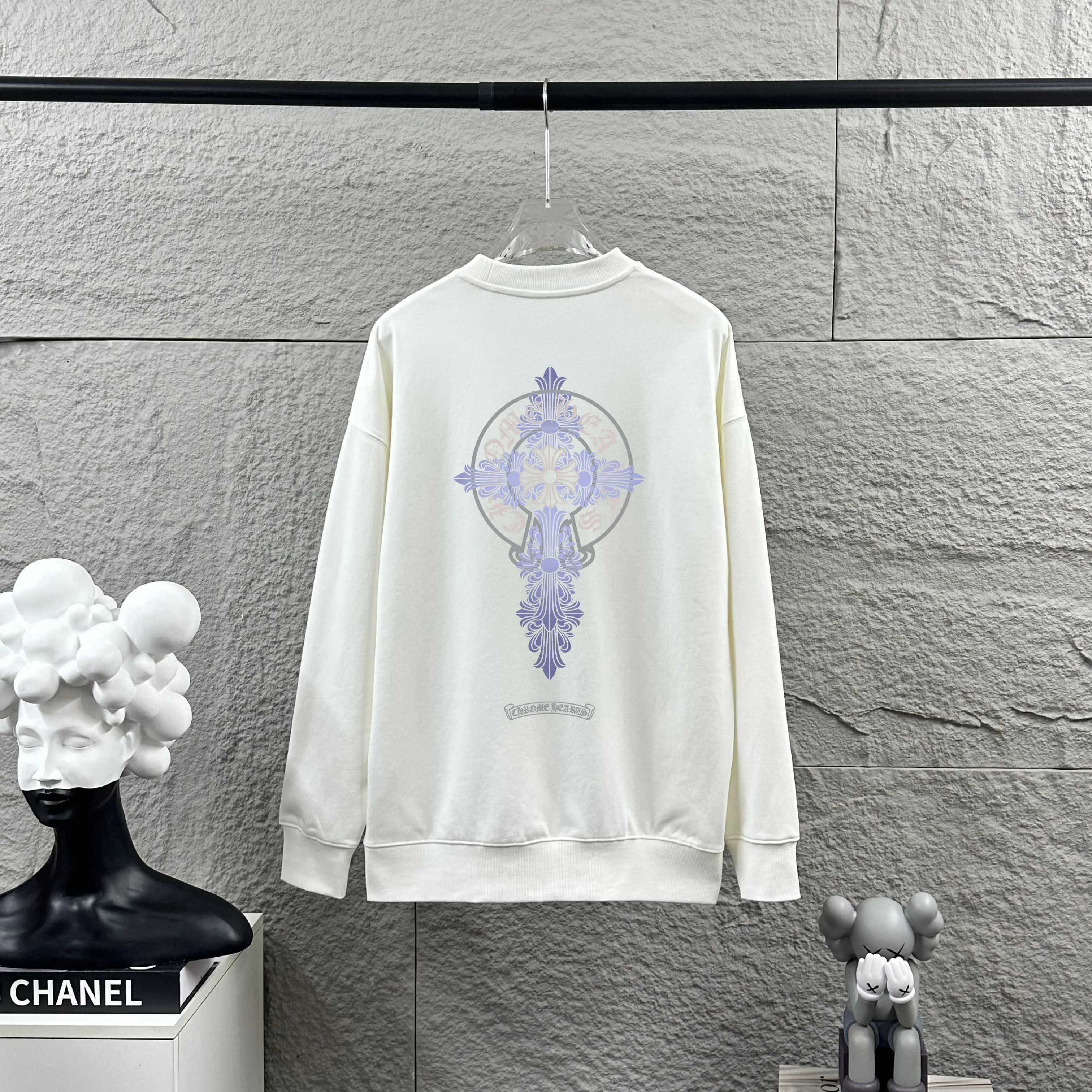 🅿️240 CH*Cro Heart*2025 early autumn and winter new style Classic horseshoe cross Sanskrit printing on the front and back, customized terry fabric Long-sleeved round neck pullover sweatshirt, same style for men and women Color: Black White Size: S (90-130 catties) M (120-150 catties) L (140-165 catties) XL (160-180 catties) XXL (180-210 pounds)